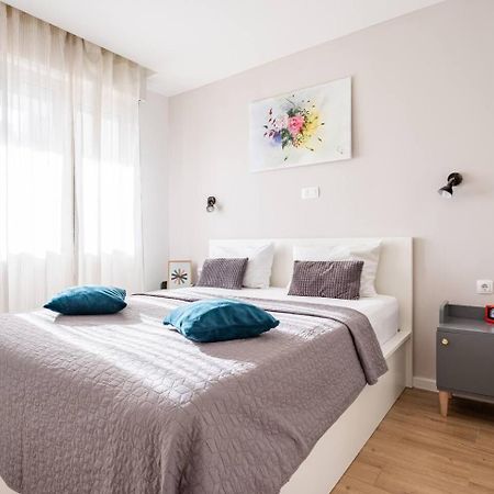 Center Apartment Pia Omiš Exterior foto
